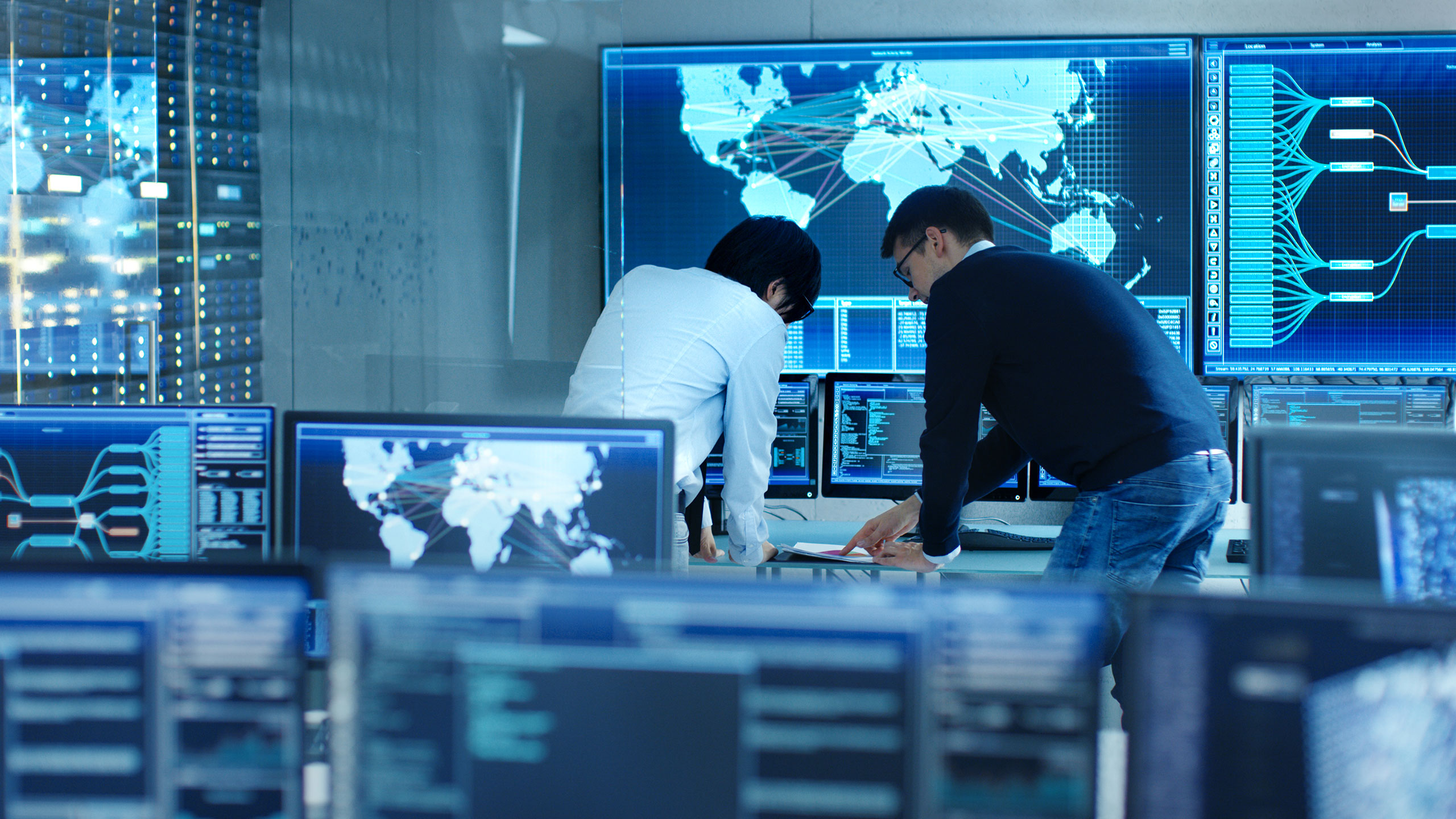 Big_Monitor_Shows_Interactive_Logistics_Map Big_Monitor_Shows_Interactive_Logistics_Map
