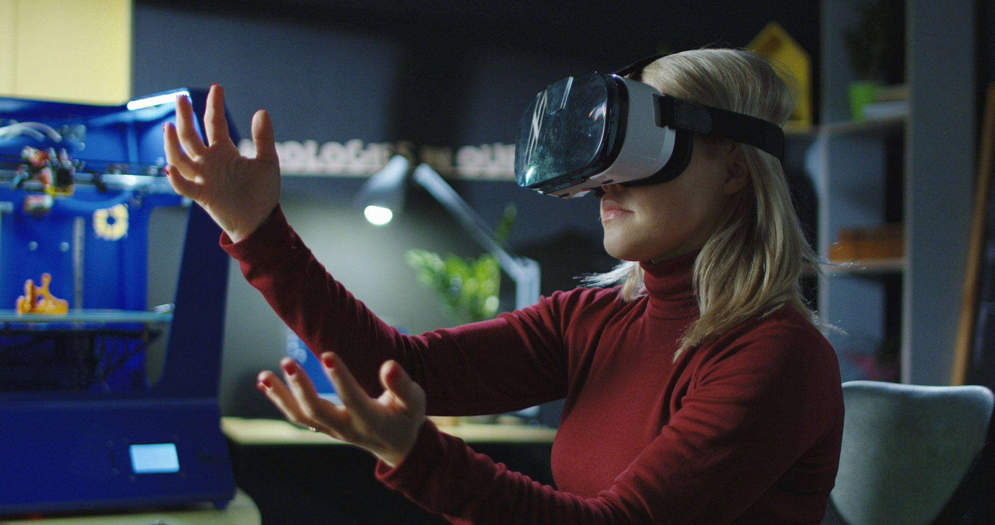 Woman_Wearing_VR_Headset