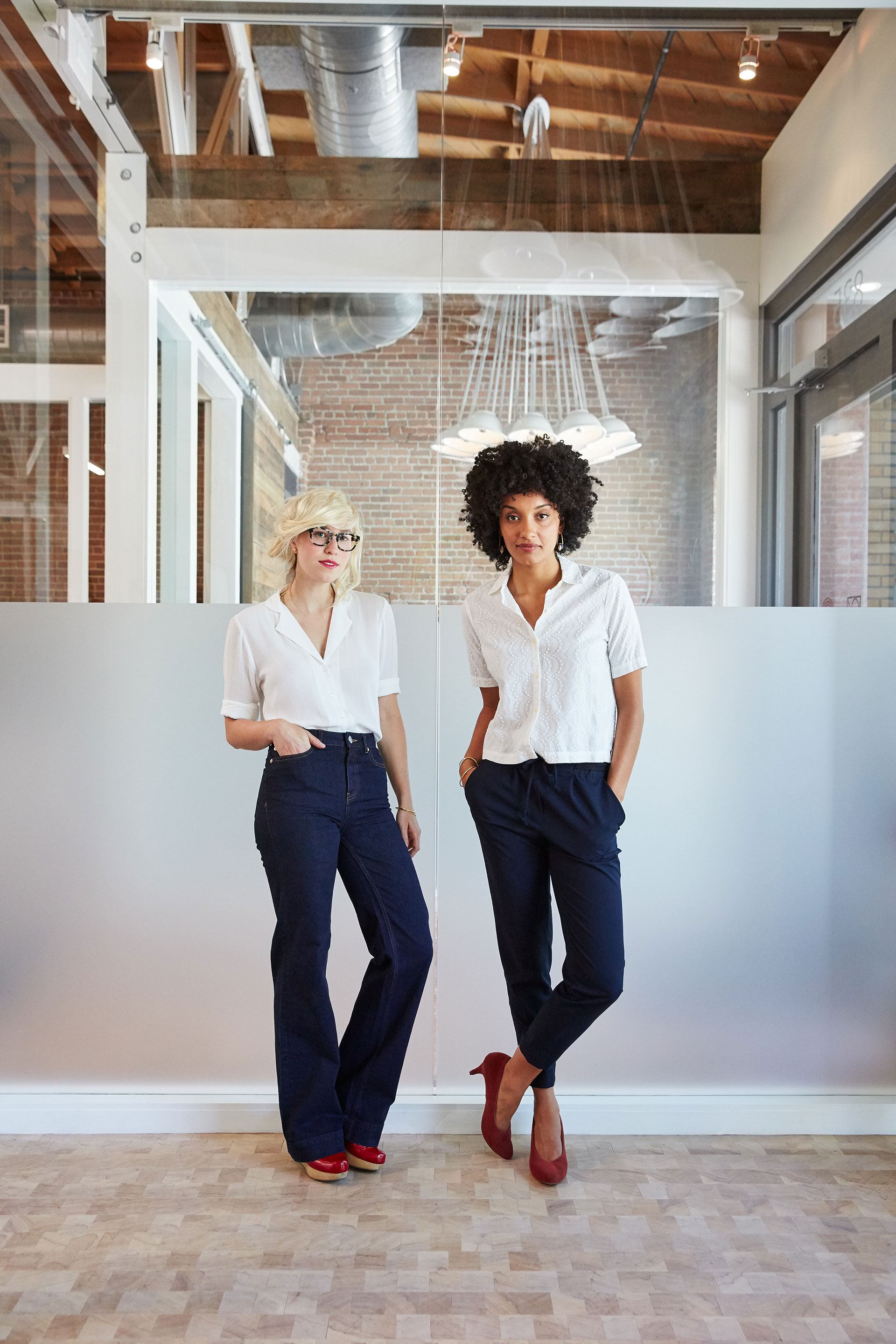 Businesswomen_Posing_in_Modern_Office