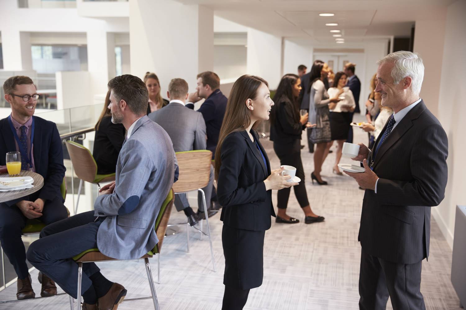 Businesspeople_Networking_at_Conference