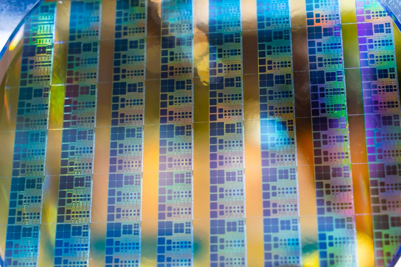 Reflections_on_Digital_Silicon_Wafer_Closeup
