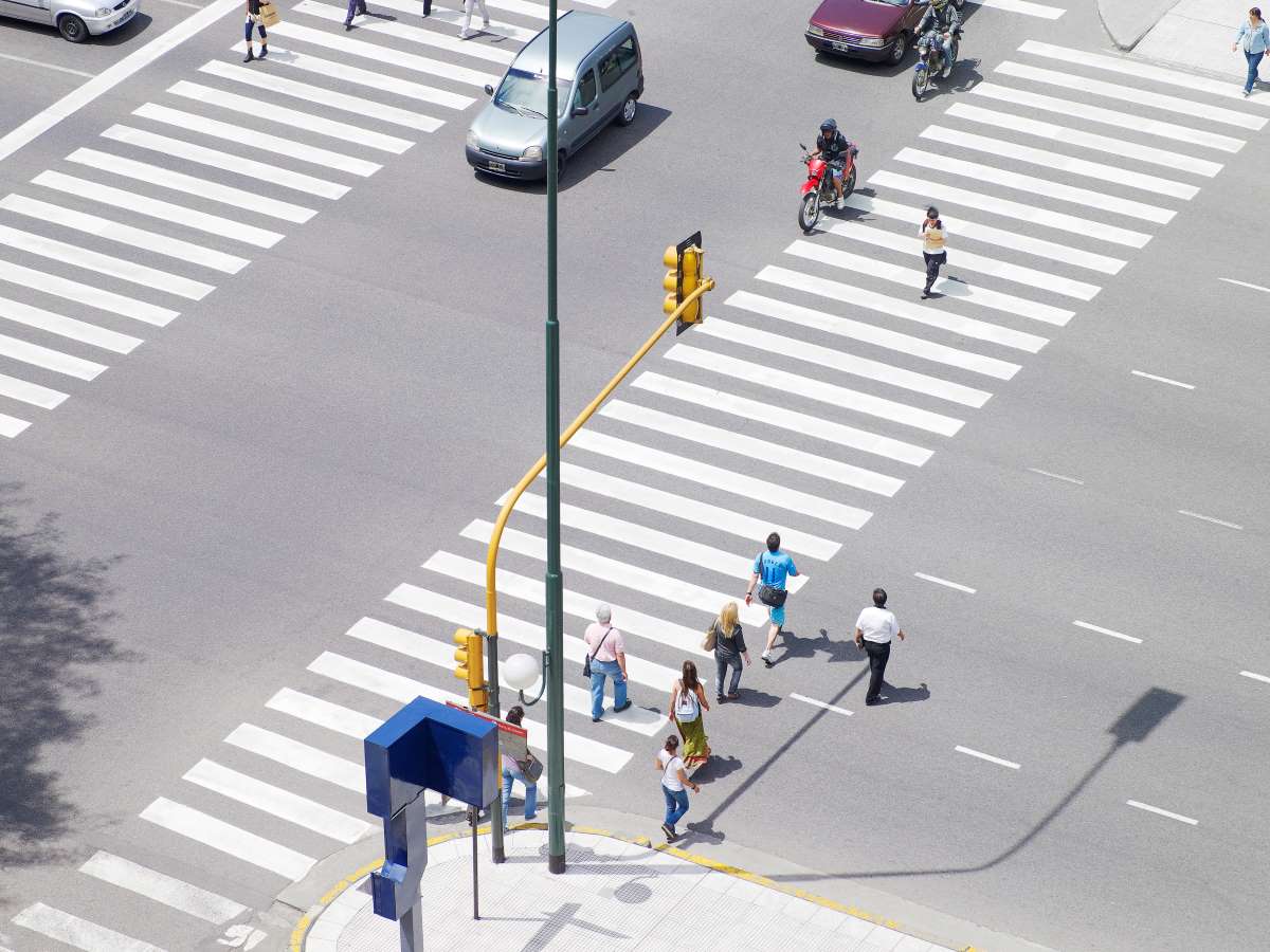 Commuters Crossing The Road Commuters Crossing The Road